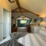 דירה The Biscuit Box Ideal For Couples Or Families Low Hesket